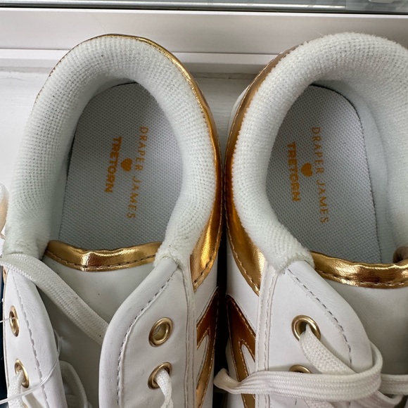 Draper James XKids Nylite Leather White and Metallic Gold Tretorns - Size 4 Kids - Picture 4 of 6